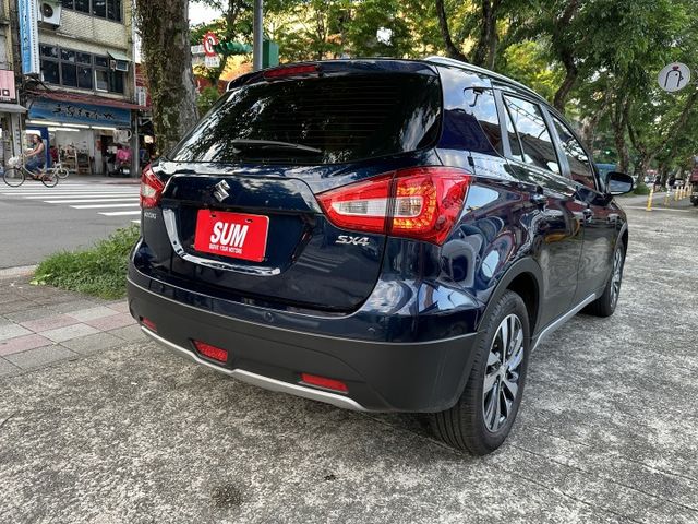 僅跑6621公里! 里程保證!! 定速巡航 超大安卓機 Auto自動感應頭燈 渦輪增壓 原廠保養 全台跑千僅此一台!!!  第3張相片
