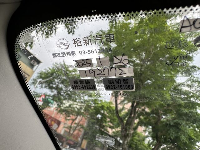 Auto感應頭燈 CarPlay 定速巡航 雙區恆溫 後座出風口 超大安卓主機 倒車顯影 全程原廠保養! 內容有詳細照片  第16張相片