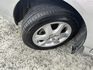 Auto感應頭燈 HID頭燈 天窗 恆溫 電動摺疊後視鏡 胎壓偵測  ABS系統 一車傳三代系列代步車 內容有詳細照片!  第5張縮圖