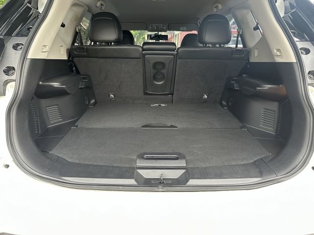 日行燈 7安 循跡防滑 雙區恆溫 後座出風口  Auto感應頭燈 全程原廠保養 僅跑三萬! 後座64分離 內有多張照片  第5張相片
