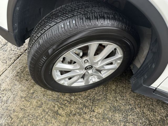 日行燈 7安 循跡防滑 雙區恆溫 後座出風口  Auto感應頭燈 全程原廠保養 僅跑三萬! 後座64分離 內有多張照片  第8張相片