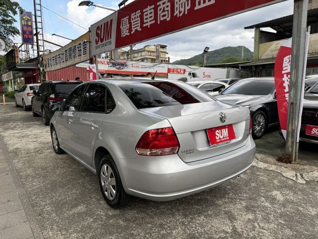 超低里程 僅跑7萬 傳統變速箱 耐操又安全 保證超值  第2張相片