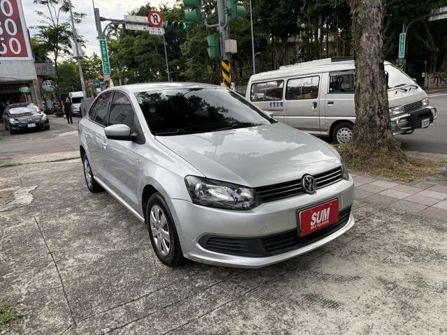 超低里程 僅跑7萬 傳統變速箱 耐操又安全 保證超值  第4張相片
