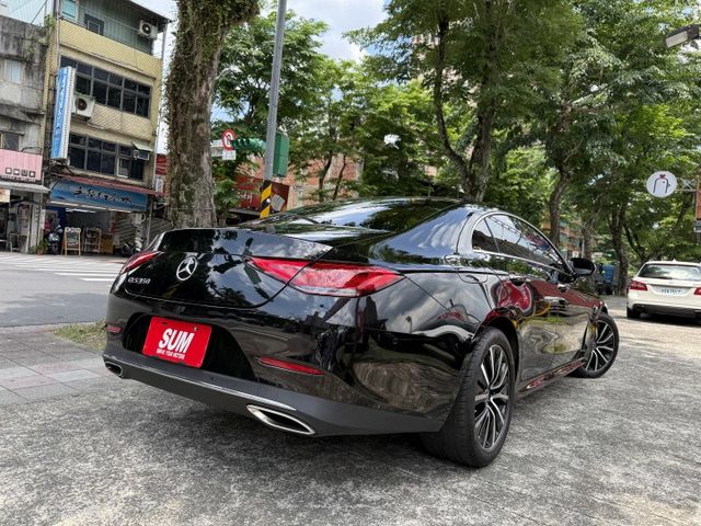 19年 新車400萬 2.0輕油電 299匹馬力 AMG GT63套件 總代理  省油省稅又會跑 6秒100  第3張相片