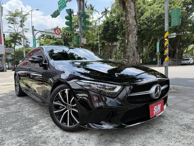 19年 新車400萬 2.0輕油電 299匹馬力 AMG GT63套件 總代理  省油省稅又會跑 6秒100  第4張相片