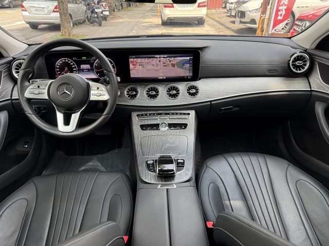 19年 新車400萬 2.0輕油電 299匹馬力 AMG GT63套件 總代理  省油省稅又會跑 6秒100  第6張相片