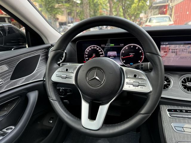 19年 新車400萬 2.0輕油電 299匹馬力 AMG GT63套件 總代理  省油省稅又會跑 6秒100  第11張相片