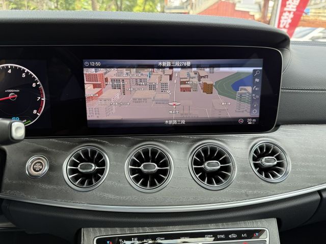 19年 新車400萬 2.0輕油電 299匹馬力 AMG GT63套件 總代理  省油省稅又會跑 6秒100  第12張相片