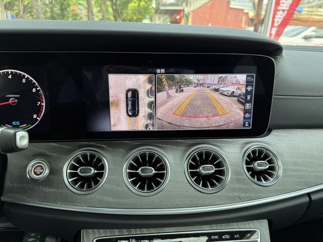 19年 新車400萬 2.0輕油電 299匹馬力 AMG GT63套件 總代理  省油省稅又會跑 6秒100  第13張相片