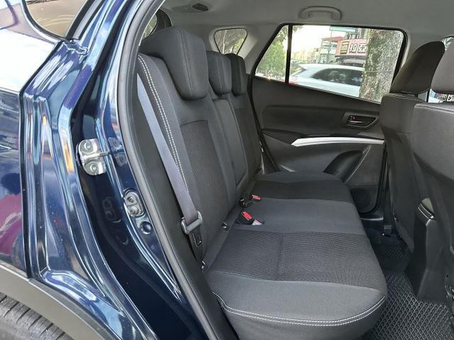 1.4渦輪 LED頭燈 防滑 六安 IKEY CARPLAY 超級滿配  第10張相片