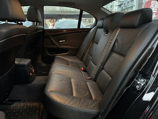 經典直六 總代理 極品跑少 環景影像 HID 天窗 電動椅 超美車況  第8張相片