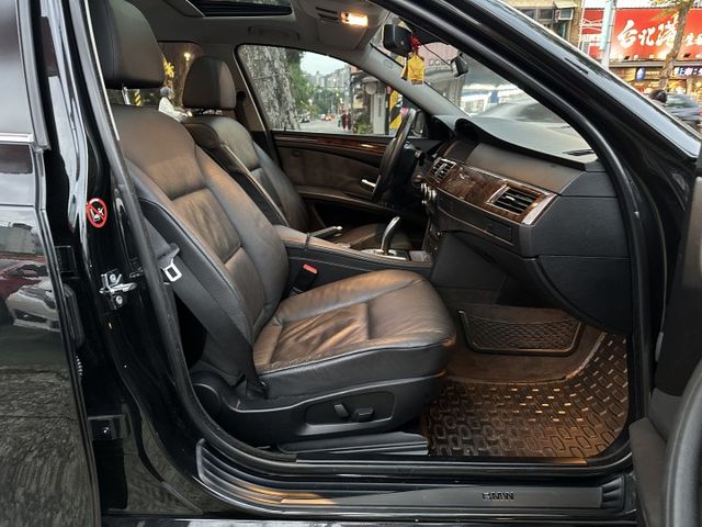 經典直六 總代理 極品跑少 環景影像 HID 天窗 電動椅 超美車況  第12張相片