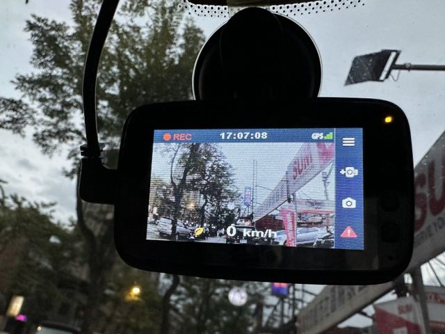 經典直六 總代理 極品跑少 環景影像 HID 天窗 電動椅 超美車況  第15張相片