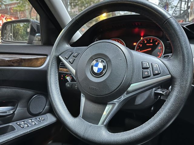 經典直六 總代理 極品跑少 環景影像 HID 天窗 電動椅 超美車況  第17張相片