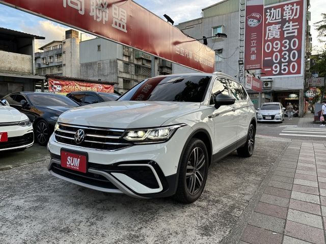 小改款 七人座 最頂級 原廠保固至2027/12/24 原廠大保養已做有功單 全車原鈑件 保證超值  第1張相片