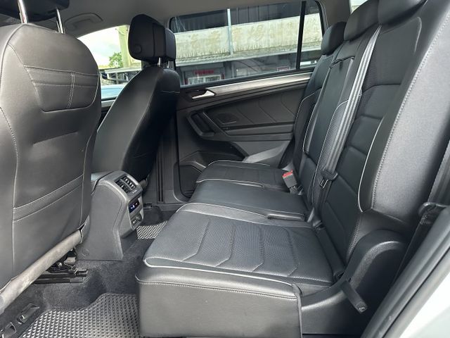 小改款 七人座 最頂級 原廠保固至2027/12/24 原廠大保養已做有功單 全車原鈑件 保證超值  第13張相片