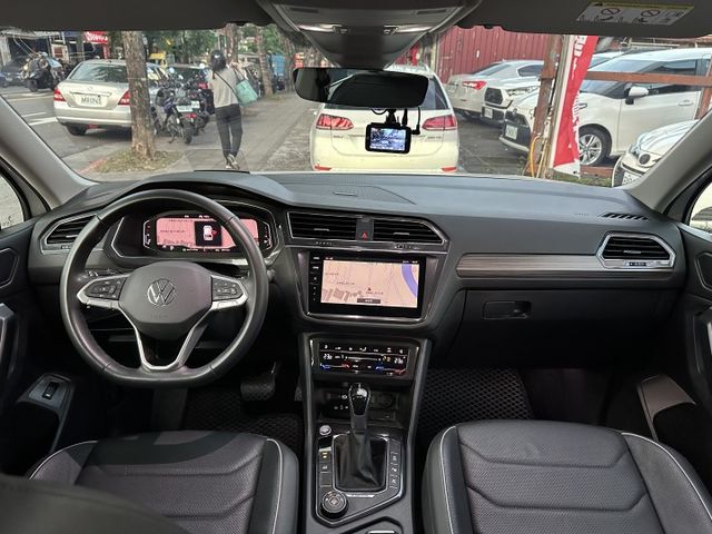 小改款 七人座 最頂級 原廠保固至2027/12/24 原廠大保養已做有功單 全車原鈑件 保證超值  第16張相片