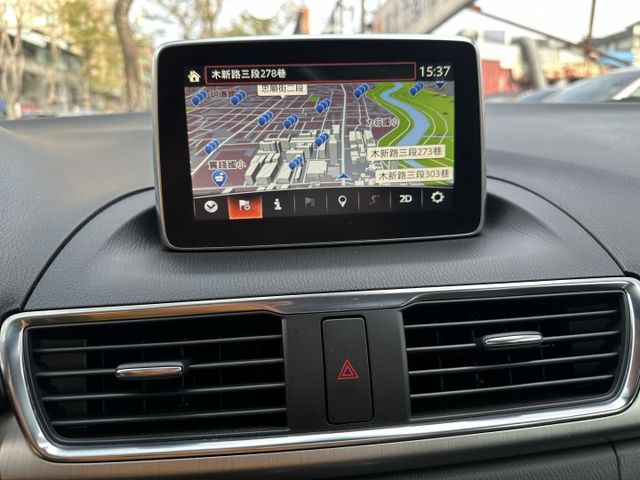 頂級! 天窗 I-KEY HUD抬顯 盲點偵測 雙區恆溫 循跡防滑 Auto感應頭燈 內容有詳細照片  第18張相片