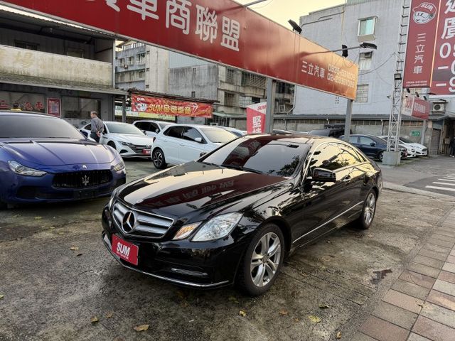 E250 COUPE 1.8 雙門 全景天窗 HID大燈 新車價309萬 僅跑10萬公里 內容有詳細照片  第1張相片