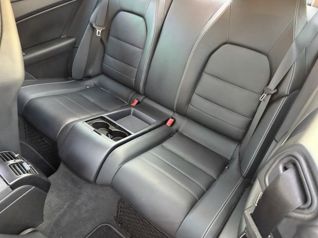 E250 COUPE 1.8 雙門 全景天窗 HID大燈 新車價309萬 僅跑10萬公里 內容有詳細照片  第11張相片