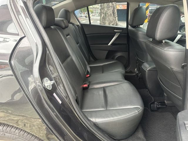 定速 恆溫 IKEY 天窗 HID 冷氣冷 底盤安靜 代步車好選擇  第10張相片