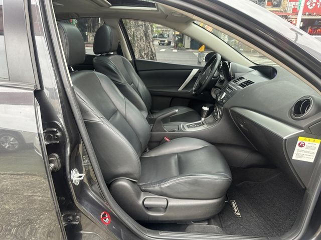 定速 恆溫 IKEY 天窗 HID 冷氣冷 底盤安靜 代步車好選擇  第11張相片