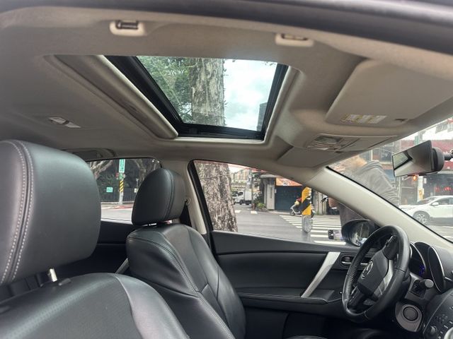 定速 恆溫 IKEY 天窗 HID 冷氣冷 底盤安靜 代步車好選擇  第12張相片