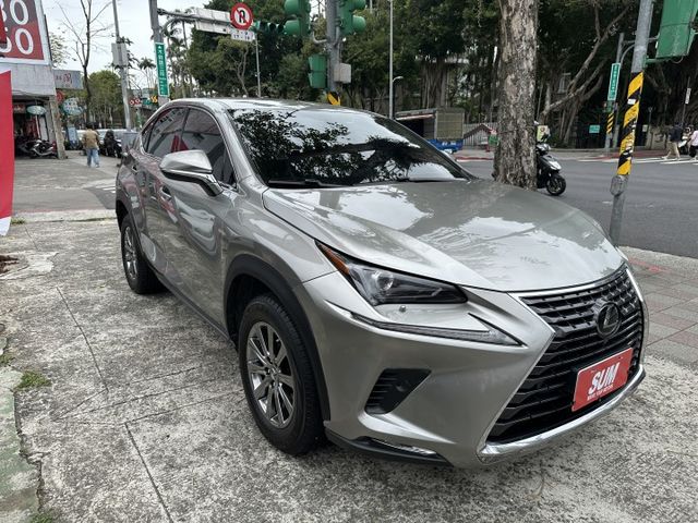 菁英版僅跑五萬! ACC跟車 I-KEY 冷熱座椅 後座出風口 內容有詳細照片  第4張相片