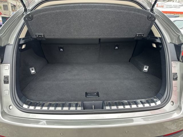 菁英版僅跑五萬! ACC跟車 I-KEY 冷熱座椅 後座出風口 內容有詳細照片  第5張相片