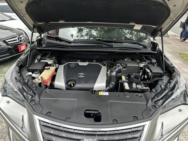 菁英版僅跑五萬! ACC跟車 I-KEY 冷熱座椅 後座出風口 內容有詳細照片  第7張相片