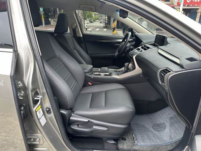 菁英版僅跑五萬! ACC跟車 I-KEY 冷熱座椅 後座出風口 內容有詳細照片  第12張相片