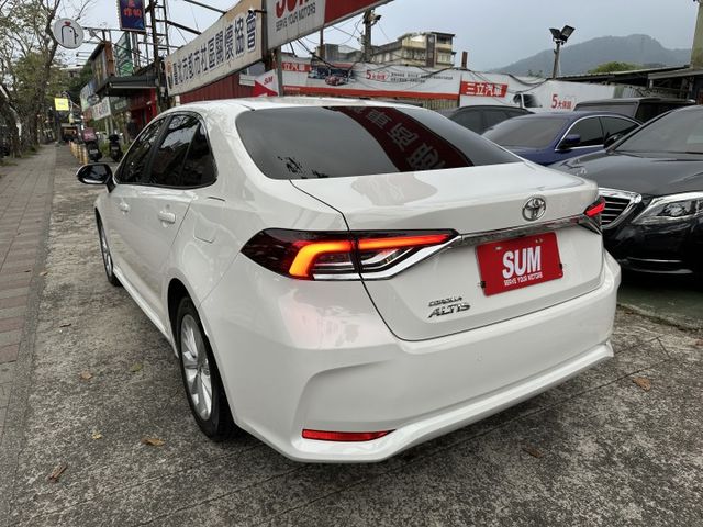 旗艦款! 數位儀表 盲點偵測 ACC跟車 原鈑件原廠保養 內容有詳細照片  第2張相片