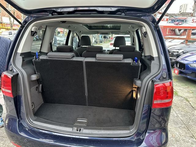 極品跑少 全景天窗 柴油省油省稅又有力 七人座 安全性高  第8張相片