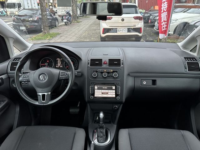 極品跑少 全景天窗 柴油省油省稅又有力 七人座 安全性高  第13張相片