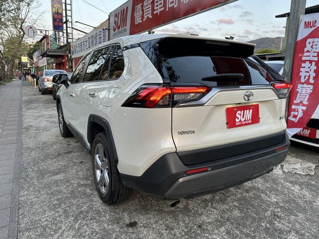 旗艦版! ACC跟車 電動椅 電尾門 CarPlay 360度全車環景 全程原廠保養 內容有詳細照片  第2張相片