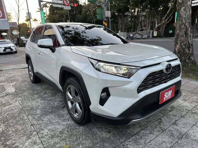 旗艦版! ACC跟車 電動椅 電尾門 CarPlay 360度全車環景 全程原廠保養 內容有詳細照片  第4張相片