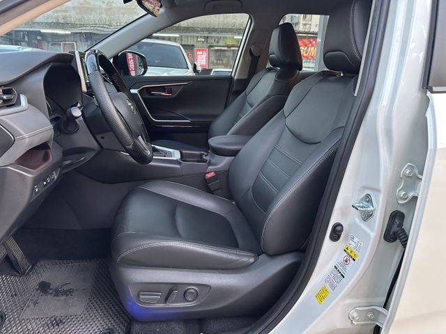 旗艦版! ACC跟車 電動椅 電尾門 CarPlay 360度全車環景 全程原廠保養 內容有詳細照片  第7張相片