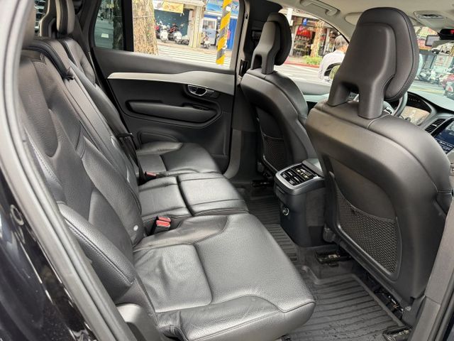 D5 7人座 原廠保養 原鈑件 省油省稅又有力  第17張相片