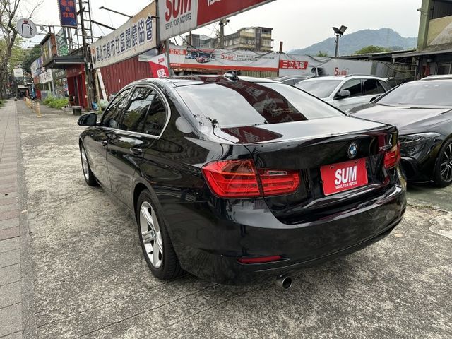總代理 F30 320I SPORT版 雙區恆溫 後座出風口 快撥換檔 僅跑12萬  內容有詳細照片  第2張相片