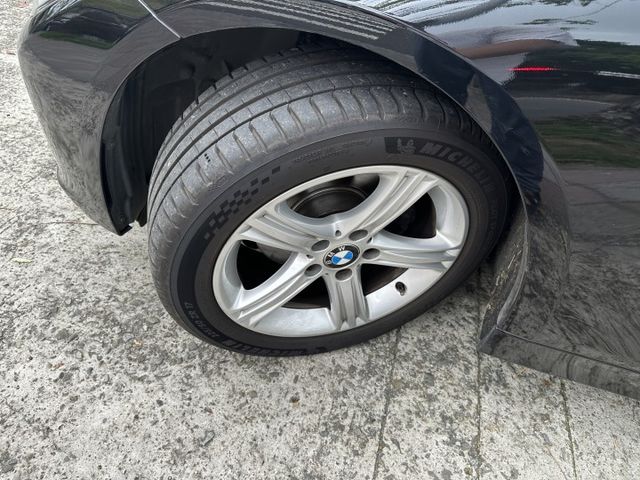 總代理 F30 320I SPORT版 雙區恆溫 後座出風口 快撥換檔 僅跑12萬  內容有詳細照片  第5張相片