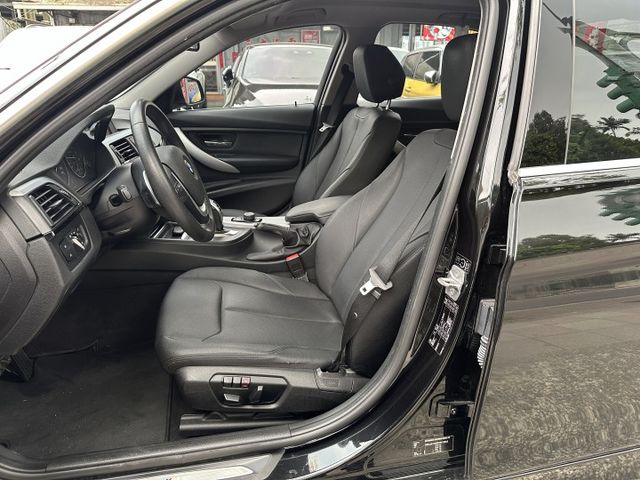 總代理 F30 320I SPORT版 雙區恆溫 後座出風口 快撥換檔 僅跑12萬  內容有詳細照片  第7張相片