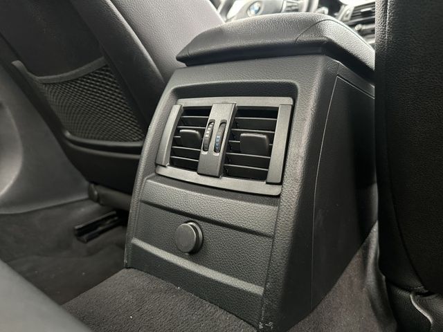 總代理 F30 320I SPORT版 雙區恆溫 後座出風口 快撥換檔 僅跑12萬  內容有詳細照片  第11張相片