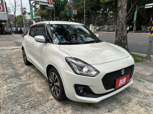 三缸渦輪增壓1.0Turbo i-key 恆溫 Auto感應頭燈 定速巡航 全程原廠保養 內容有詳細照片  第4張相片