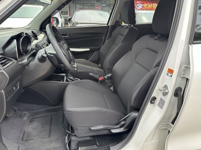 三缸渦輪增壓1.0Turbo i-key 恆溫 Auto感應頭燈 定速巡航 全程原廠保養 內容有詳細照片  第6張相片