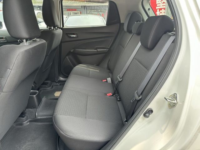 三缸渦輪增壓1.0Turbo i-key 恆溫 Auto感應頭燈 定速巡航 全程原廠保養 內容有詳細照片  第7張相片