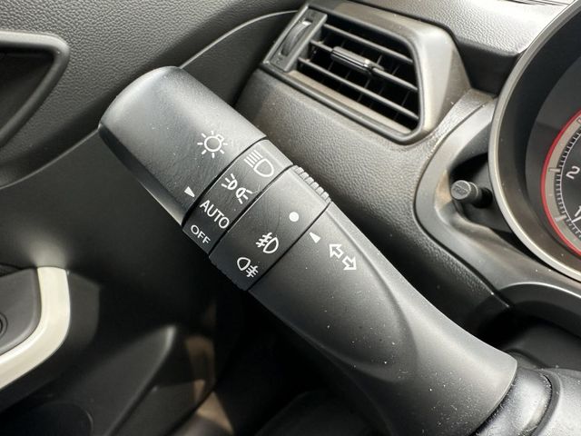 三缸渦輪增壓1.0Turbo i-key 恆溫 Auto感應頭燈 定速巡航 全程原廠保養 內容有詳細照片  第15張相片