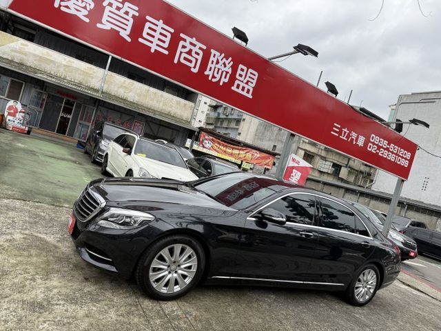 新車480萬 總裁座車 超大數位連屏幕 選配曜石黑 氣壓墊子懸吊 現在免80萬即刻擁有! 保證超值  第2張相片