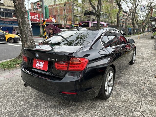總代理 F30 320I SPORT版 雙區恆溫 後座出風口 快撥換檔 僅跑12萬  內容有詳細照片  第3張相片