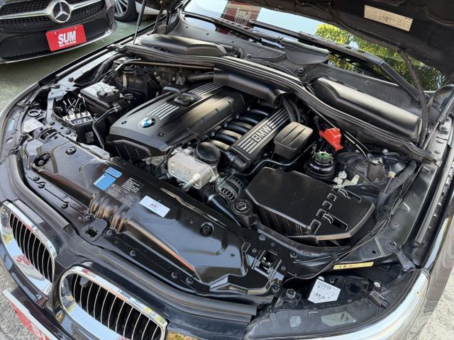 經典直六 總代理 極品跑少 環景影像 HID 天窗 電動椅 超美車況  第15張相片