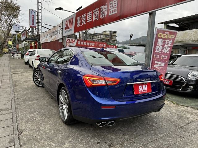 總代理 極品跑少原廠保養 愛馬仕內裝 電子懸吊 20吋鋁圈 跑車聲浪 愛馬仕樣式義大利真皮 保證超值  第2張相片
